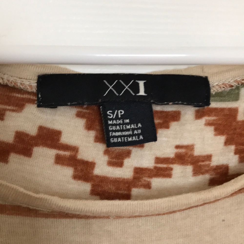 Patterned crop top - Picture 3 of 3